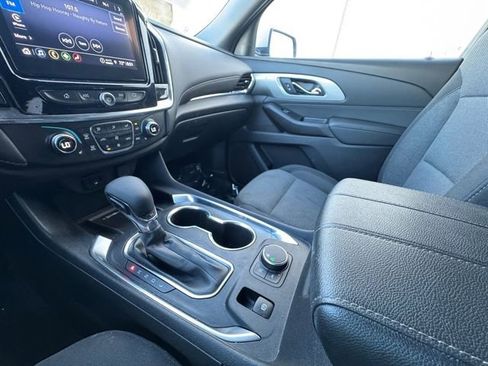 Used 2023 Chevrolet Traverse LT FWD image 10