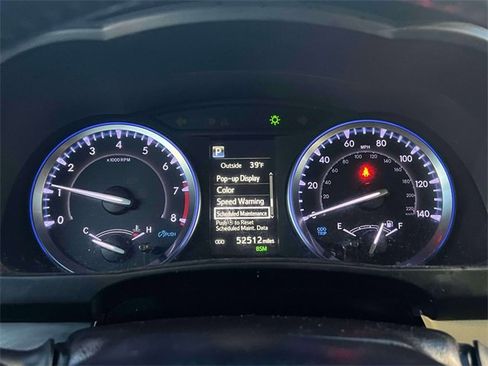 Used 2019 Toyota Highlander SE image 29