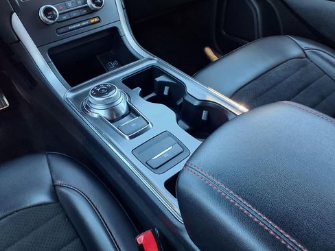 Used 2024 Ford Edge ST-Line image 16