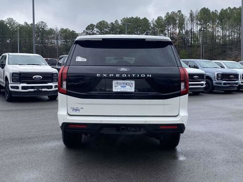 New 2025 Ford Expedition Active image 4