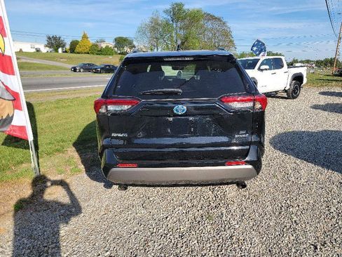 Used 2022 Toyota RAV4 SE w/ SE Grade Weather Package image 4
