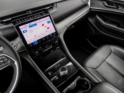 Used 2023 Jeep Grand Cherokee L Limited image 34