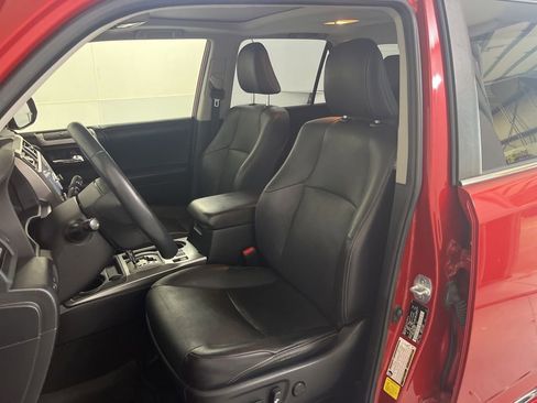 Used 2021 Toyota 4Runner Limited AWD/4WD image 18