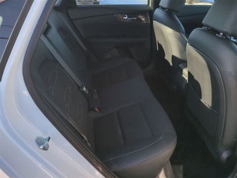 Used 2024 Kia Forte GT-Line w/ GT-Line Premium Package image 13