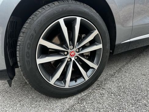 Used 2023 Jaguar F-PACE image 2