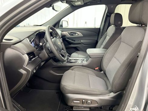 Used 2023 Chevrolet Traverse LT image 18