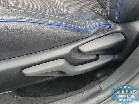 Used 2017 Toyota Corolla SE w/ SE Premium Package FWD image 21
