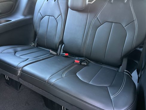 New 2026 Chrysler Pacifica Select image 15
