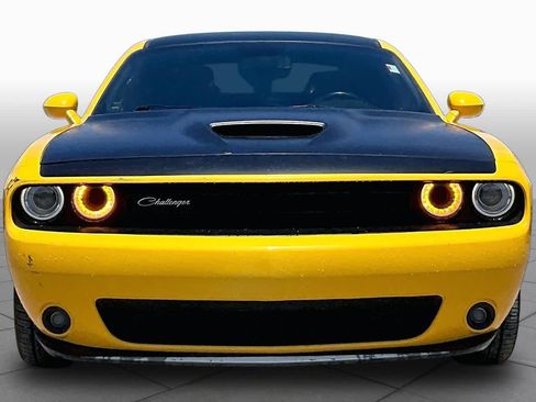 Used 2017 Dodge Challenger R/T w/ Quick Order Package 28P T/A RWD image 4