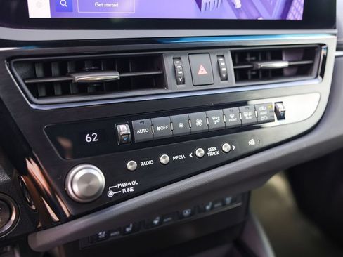 Used 2023 Lexus ES 350 F Sport w/ Accessory Package (Z2) FWD image 17