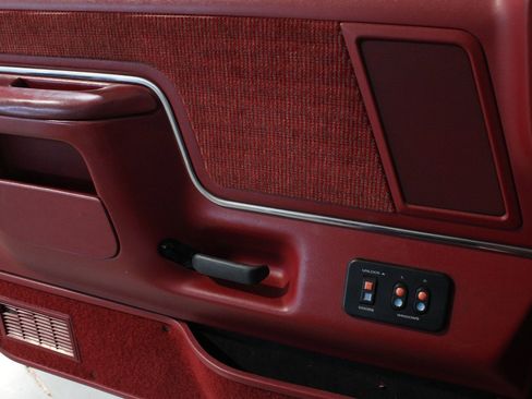 Used 1990 Ford F150 2WD Regular Cab image 38