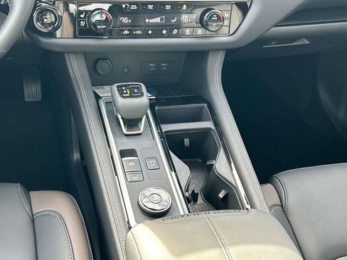 New 2026 Nissan Pathfinder Platinum w/ Lighting Package AWD/4WD image 29