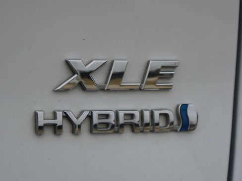 Used 2024 Toyota RAV4 XLE image 17