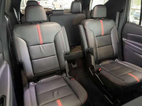 New 2026 Chevrolet Traverse RS image 18