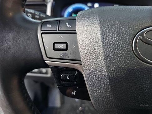 Used 2025 Toyota Camry XSE image 11