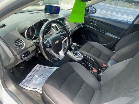 Used 2013 Chevrolet Cruze LT FWD image 7