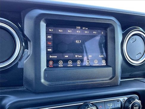 Used 2020 Jeep Wrangler Unlimited Sahara image 19