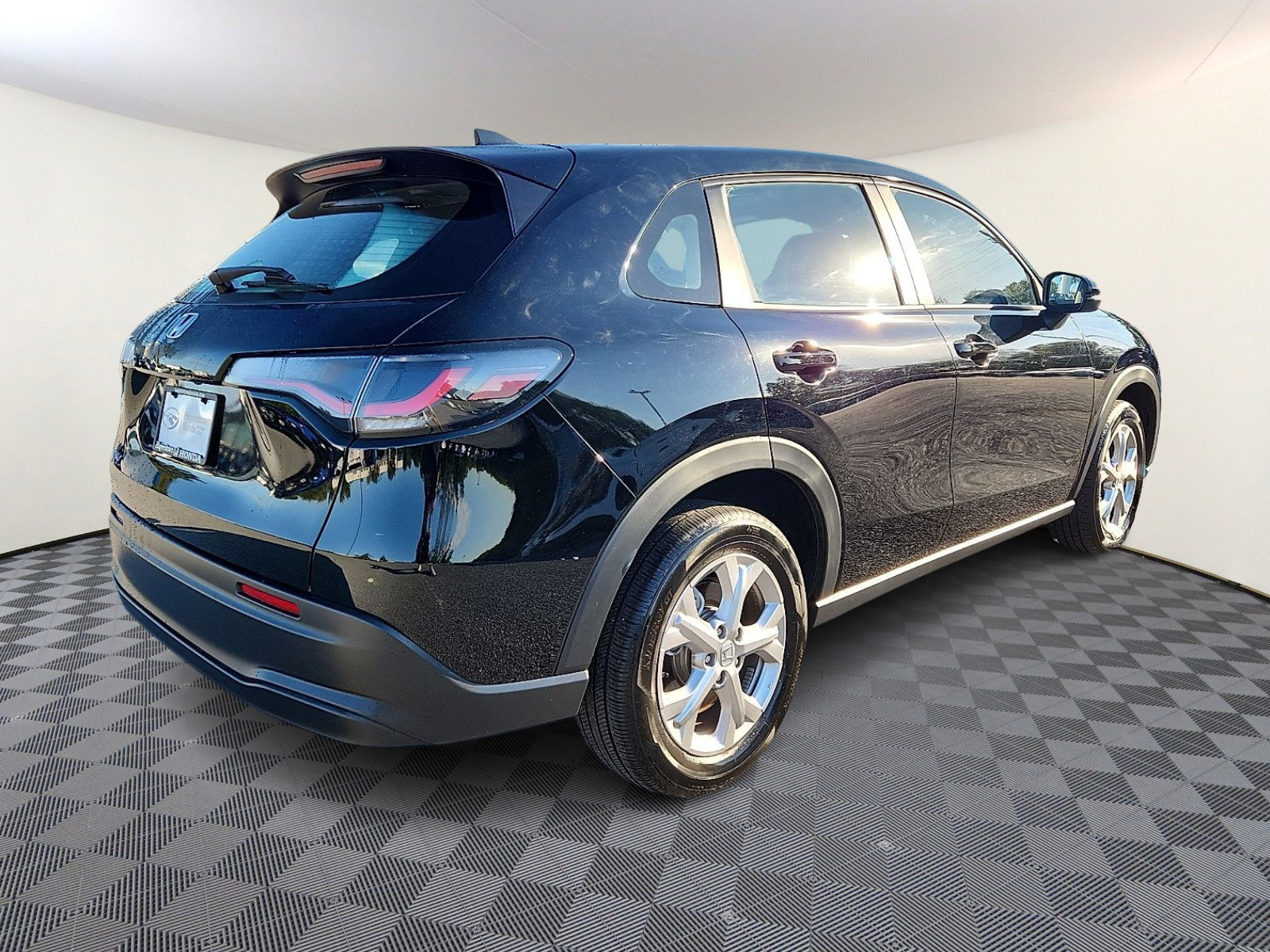 Used 2024 Honda HR-V LX image 6