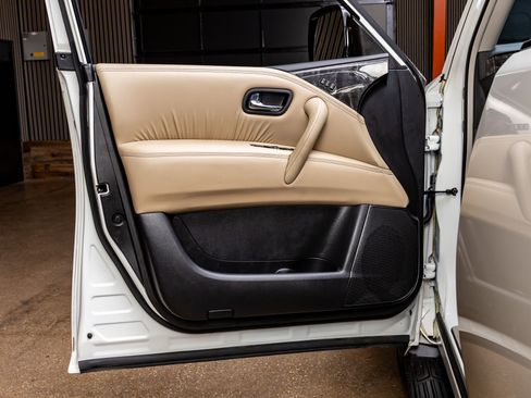 Used 2023 Nissan Armada Platinum w/ Captain's Chairs Package image 32