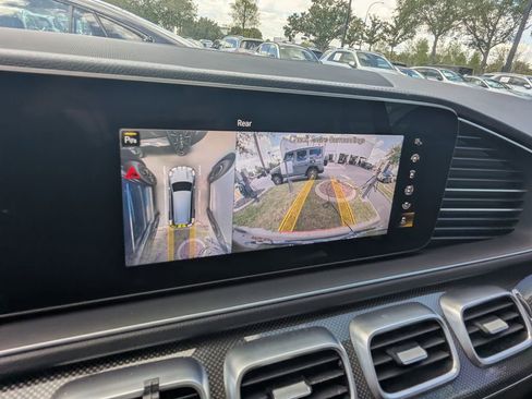 Certified 2023 Mercedes-Benz GLS 450 4MATIC image 9
