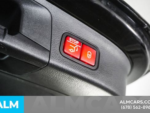 Used 2025 Mercedes-Benz GLA 250 4MATIC image 22