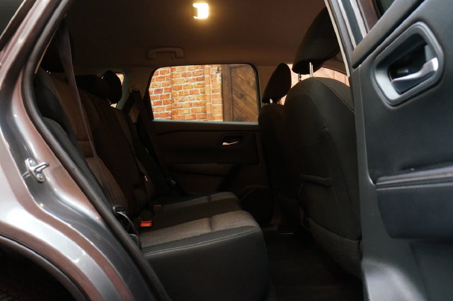 Certified 2025 Nissan Rogue SV AWD/4WD image 46