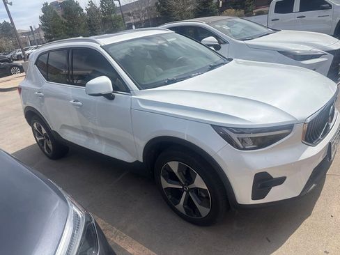 Used 2023 Volvo XC40 B5 Plus w/ Protection Package Premier image 2