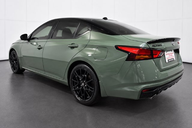 Certified 2026 Nissan Altima 2.5 SR w/ SR Midnight Edition Package FWD image 6