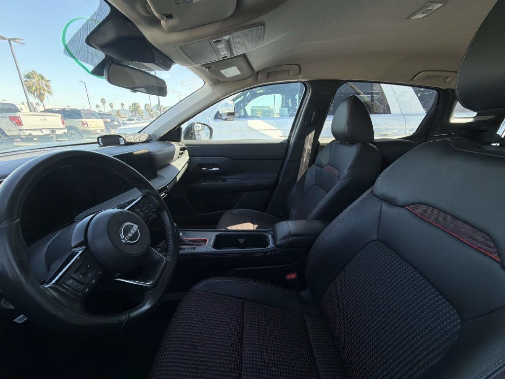 Used 2025 Nissan Kicks SR FWD image 21