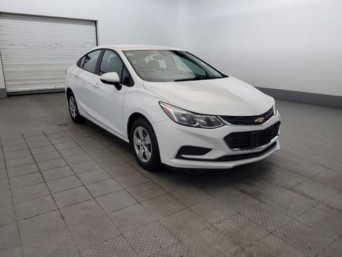 Used 2017 Chevrolet Cruze LS FWD image 13