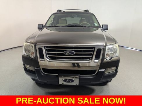 Used 2008 Ford Explorer Sport Trac XLT RWD image 2