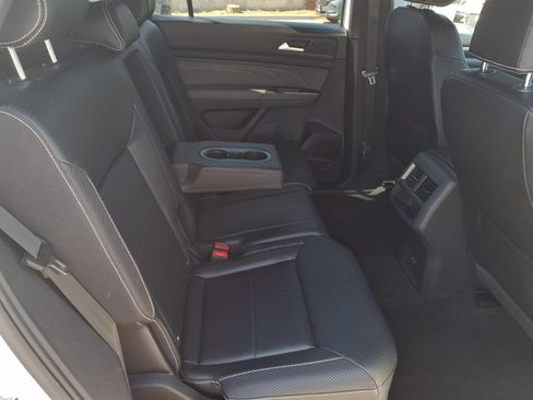 Certified 2022 Volkswagen Atlas Cross Sport SEL R-Line AWD/4WD image 25