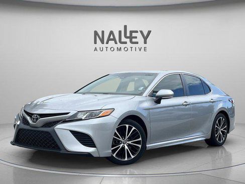 Certified 2018 Toyota Camry SE w/ Moonroof Package image 1