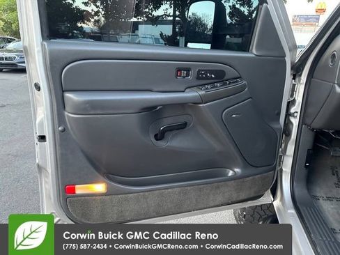 Used 2005 Chevrolet Silverado 2500 LT w/ Heavy-Duty Power Package AWD/4WD image 13