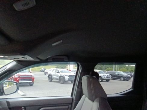 Used 2025 Toyota Tacoma TRD Sport image 14