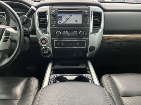 Used 2018 Nissan Titan SL w/ Chrome Package AWD/4WD image 16