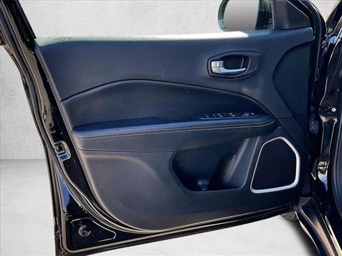 Used 2019 Jeep Compass Latitude w/ Popular Equipment Group image 16