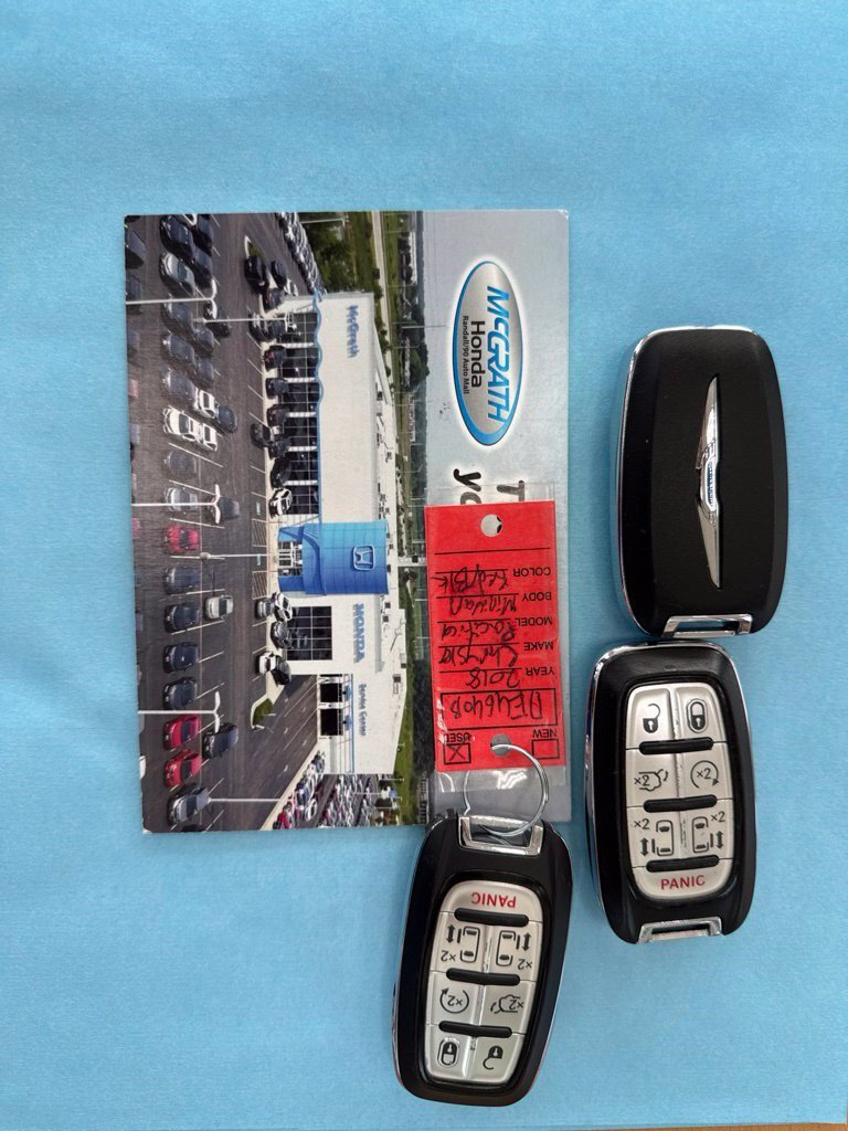 Used 2018 Chrysler Pacifica Touring Plus w/ S Appearance Package FWD image 4