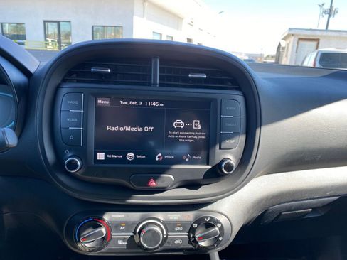 Used 2025 Kia Soul LX w/ LX Technology Package image 17