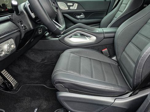 New 2026 Mercedes-Benz GLS 580 4MATIC image 11