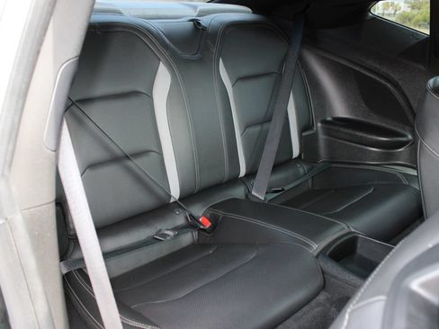 Used 2020 Chevrolet Camaro LT RWD image 7
