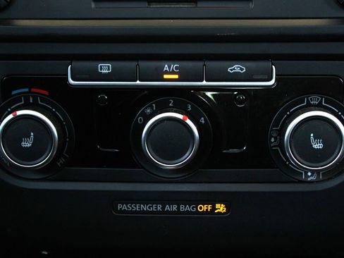 Used 2014 Volkswagen Jetta TDI FWD image 22