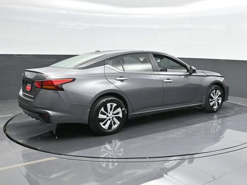 Used 2025 Nissan Altima 2.5 S FWD image 3