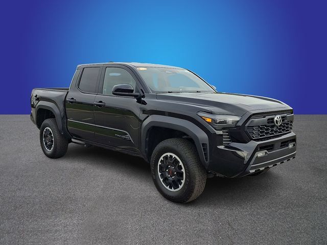 Used 2025 Toyota Tacoma TRD Off-Road AWD/4WD image 3
