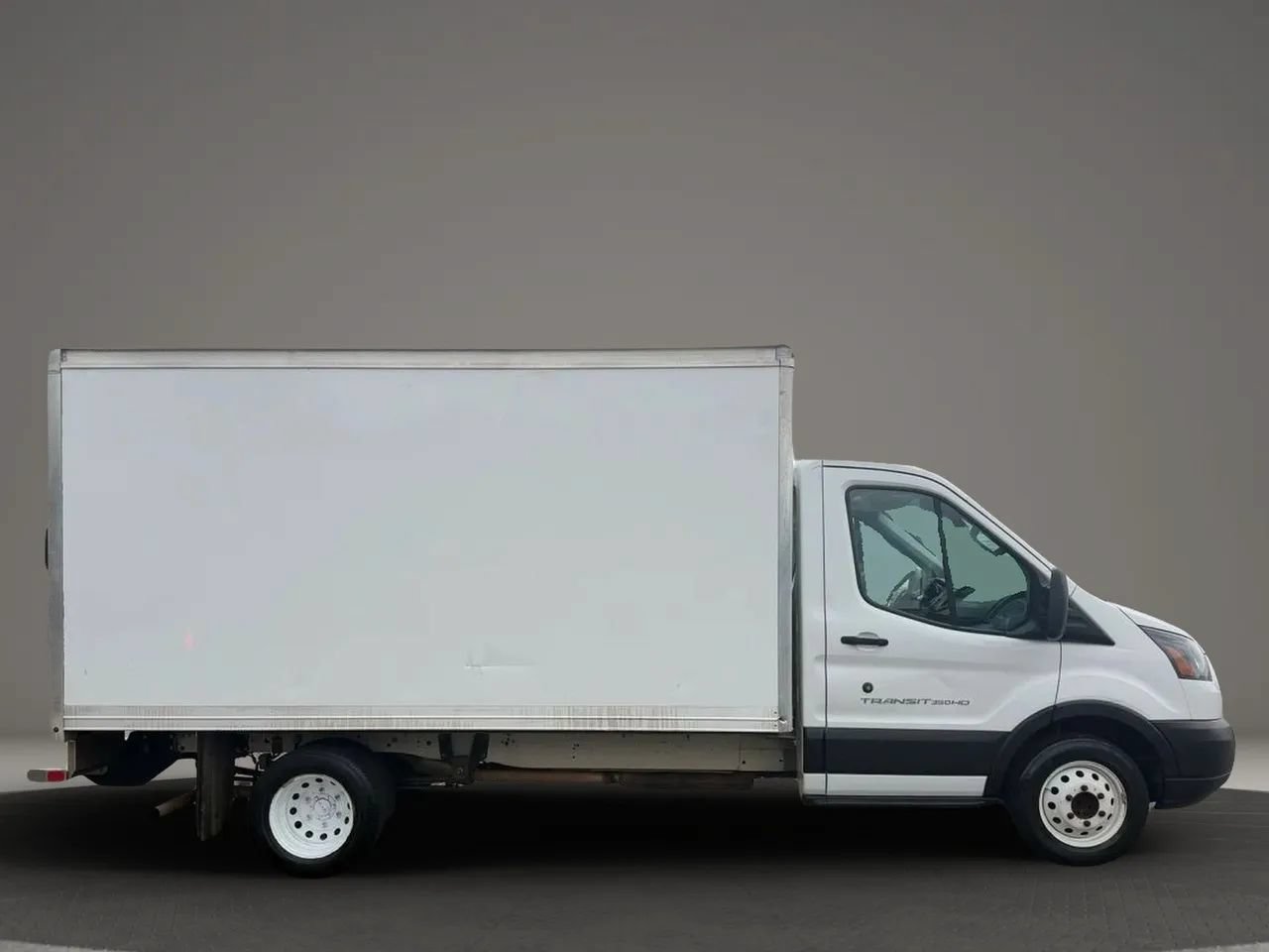 Used 2019 Ford Transit 350 156 DRW RWD image 2
