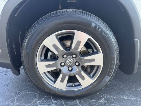 Used 2017 Honda Ridgeline RTL-T image 12