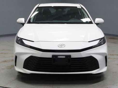 Used 2025 Toyota Camry LE FWD image 6