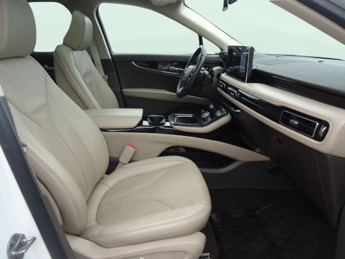 Used 2021 Lincoln Nautilus Reserve w/ Class II Trailer Tow Package image 11