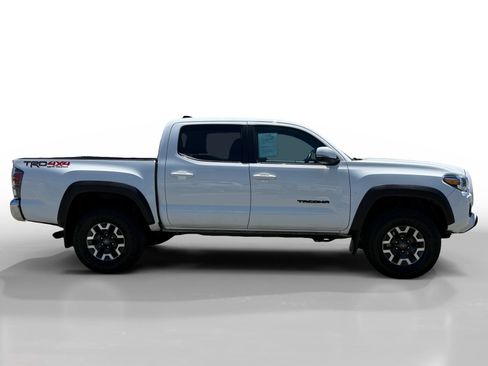Used 2023 Toyota Tacoma TRD Off-Road w/ Black Out Package (TMS) AWD/4WD image 6