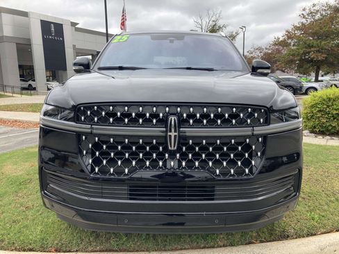 New 2025 Lincoln Navigator L Black Label AWD/4WD image 17